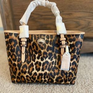 Small Coach leopard handbag (NEW AND UNUSED)